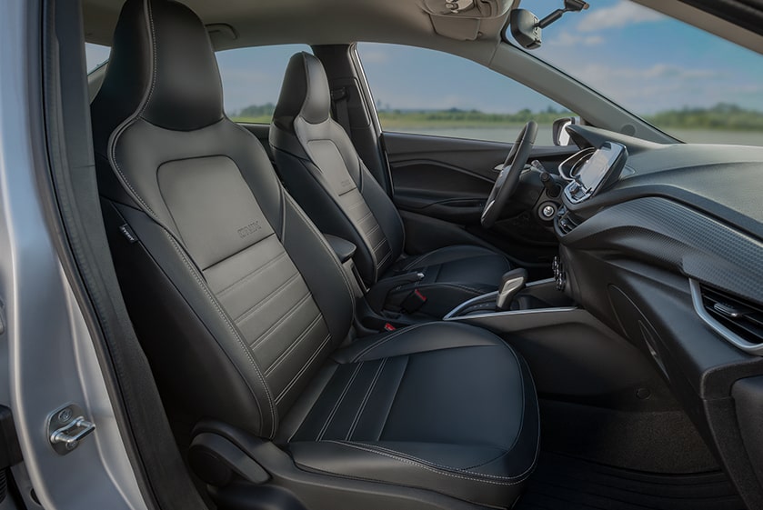 Chevrolet Onix Plus Accesorios - Asientos con revestimiento premium