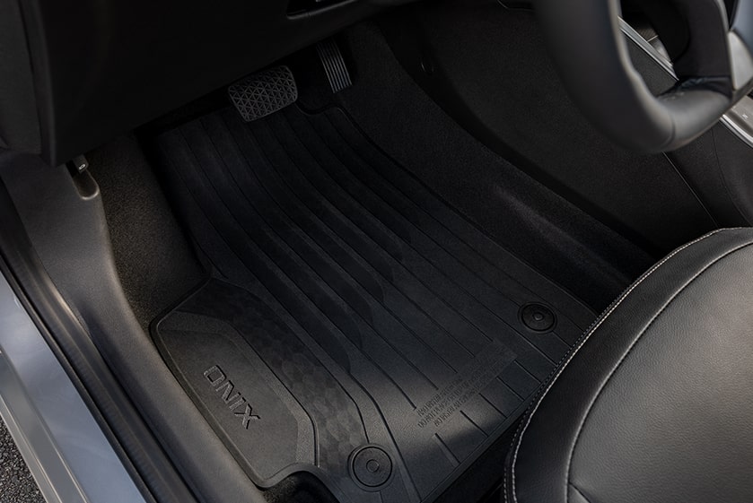 Chevrolet Onix Plus Accesorios - Alfombras de PVC