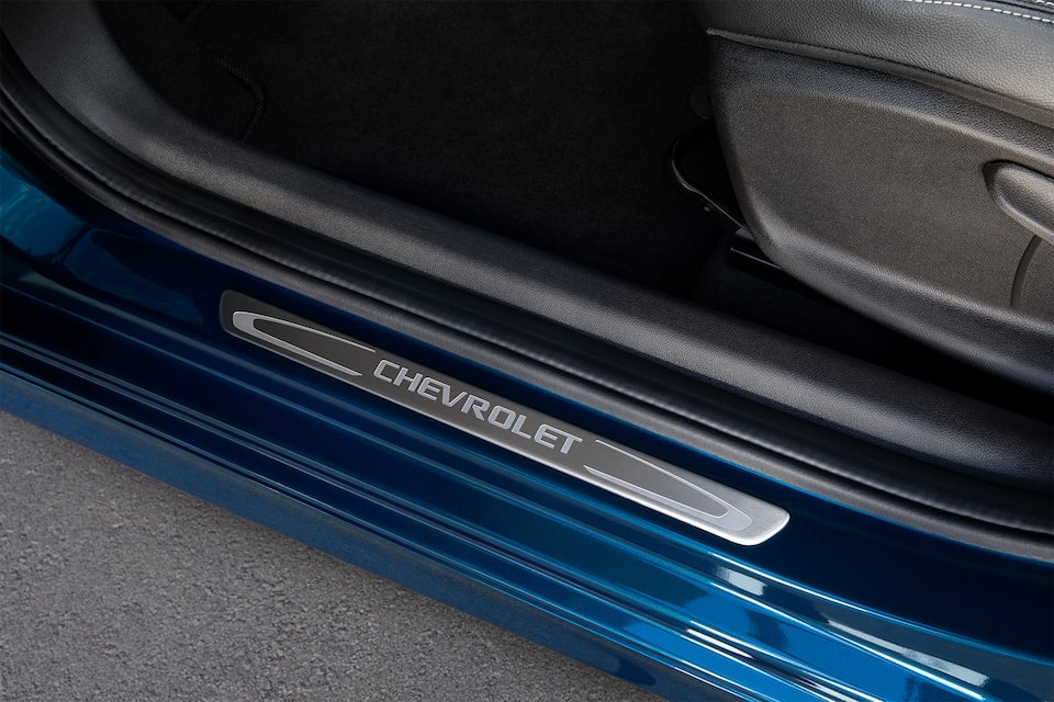 Chevrolet Onix Plus Accesorios Apariencia - Zocalo de Aluminio de tu Auto Deportivo