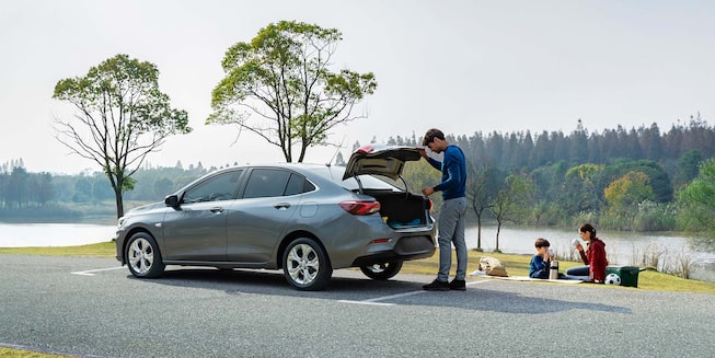 Chevrolet Onix Plus - Exterior de tu Auto Deportivo