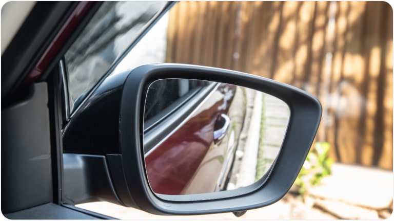 Luces de bienvenida para espejos exteriores del Chevrolet Onix.