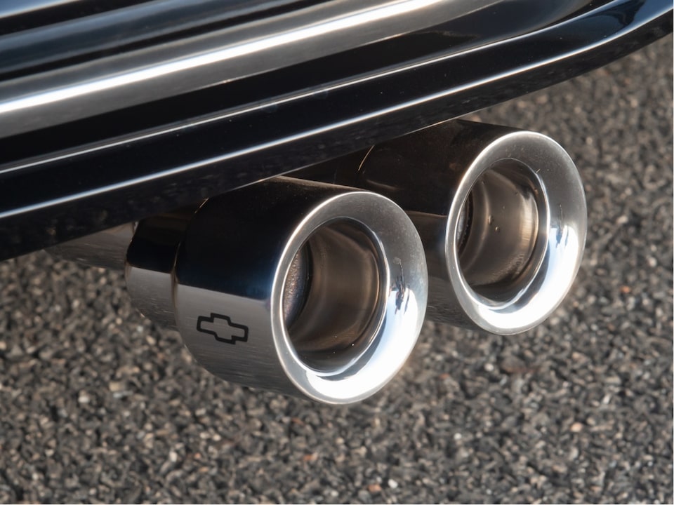 Punta de escape doble de acero inoxidable del Paquete Sport del Chevrolet Onix.