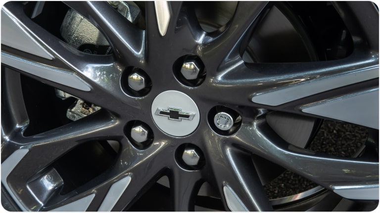 Kit de tuercas antirrobo de llanta para el Chevrolet Onix.