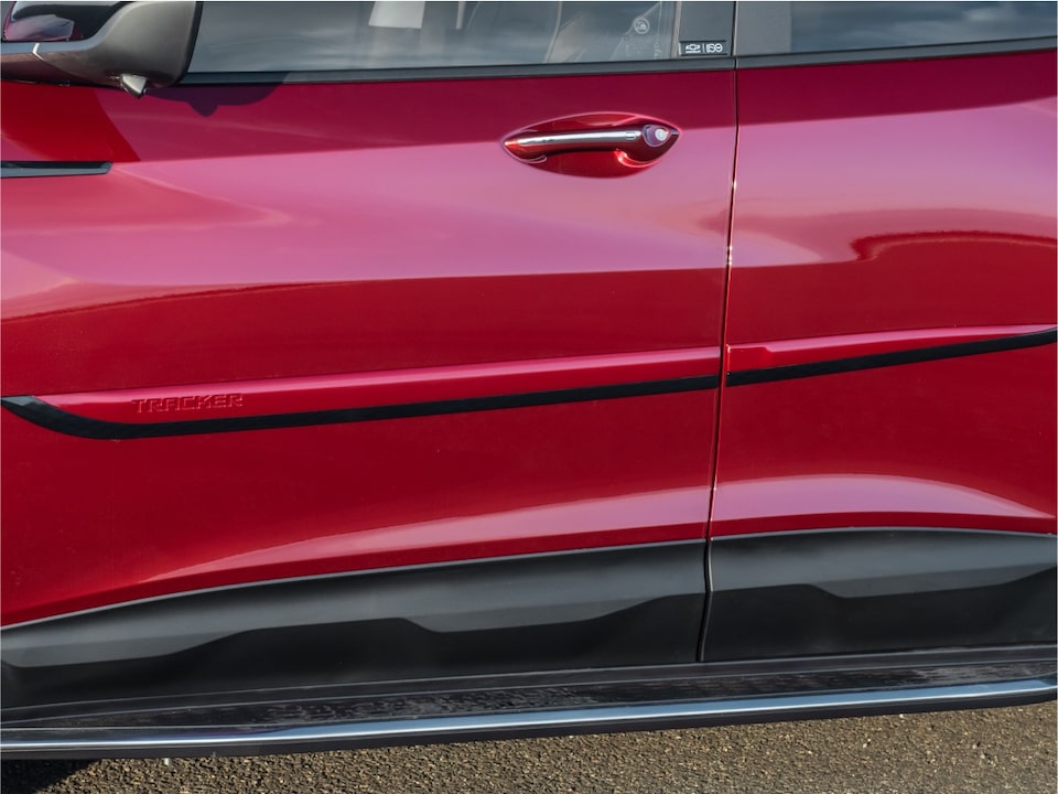 Adorno de puerta del Paquete Elegance de la Chevrolet Tracker.