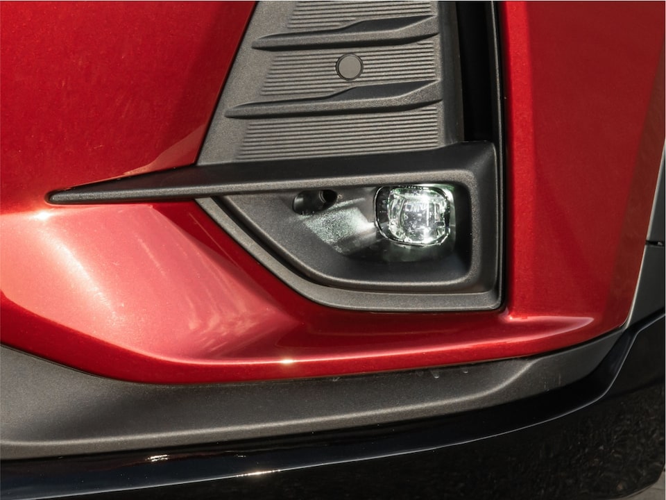 Luz LED antiniebla delantera para vehículos sin regulación eléctrica de los faros del Paquete Lite de la Chevrolet Tracker.