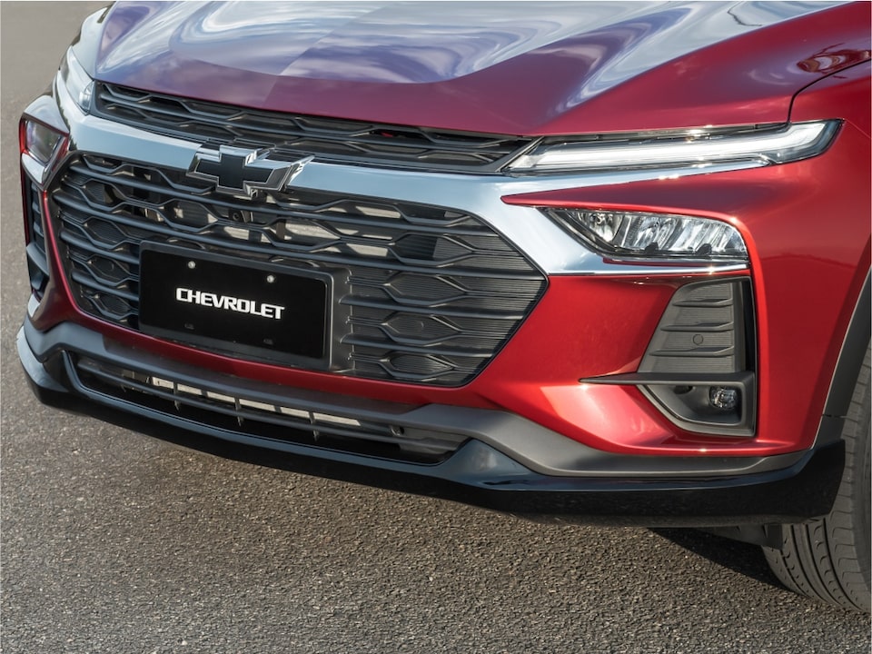 Extensión del paragolpes delantero del Paquete Sport de la Chevrolet Tracker.