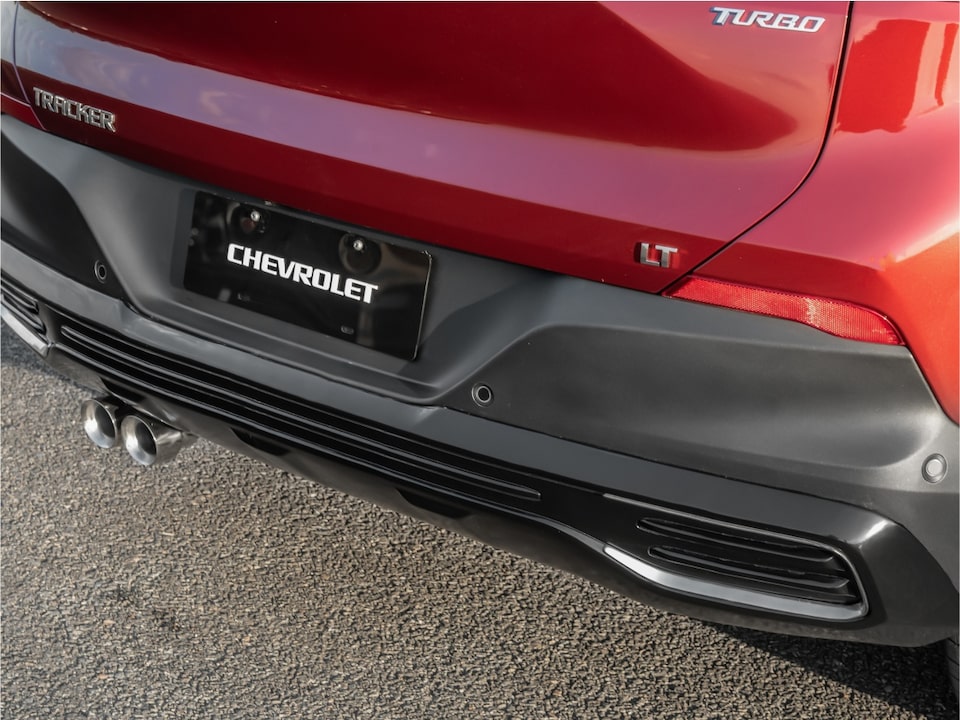 Extensión del paragolpes trasero del Paquete Sport de la Chevrolet Tracker.