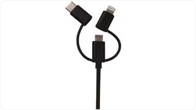 Accesorio de cable 3 en 1 color negro que incluye conectores Lightning, USB-C y Micro-USB, facilitando la carga de múltiples dispositivos en la nueva Chevrolet Spin en Argentina.