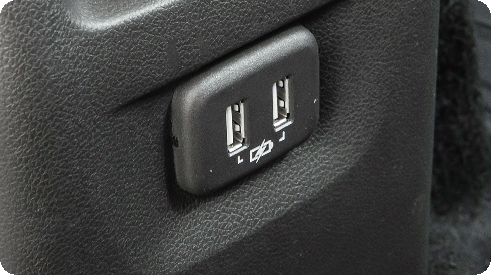 Puertos USB del Chevrolet Spin 2026, conectividad total para todos los pasajeros y comodidad en cada viaje familiar.