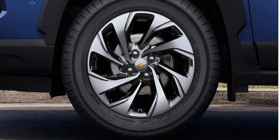 Rin de aleación del Chevrolet Spin 2026, diseño deportivo y elegante que aporta estilo y seguridad al SUV familiar.