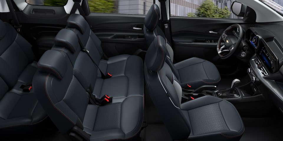 Interior del Chevrolet Spin 2026 con asientos confortables y amplio espacio, ideal para viajes familiares con máxima comodidad.