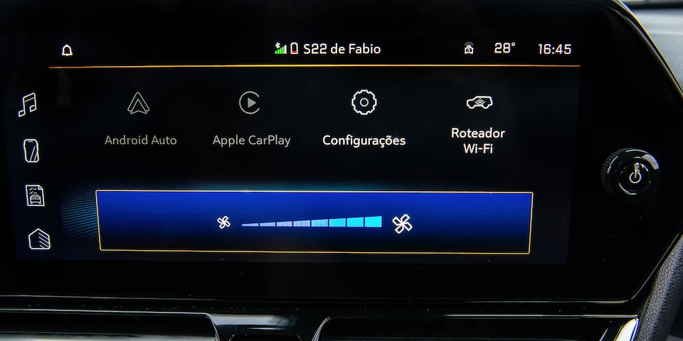 Pantalla multimedia del Chevrolet Spin 2026 con conectividad total, incluye Android Auto, Apple CarPlay y WiFi para una experiencia digital avanzada.