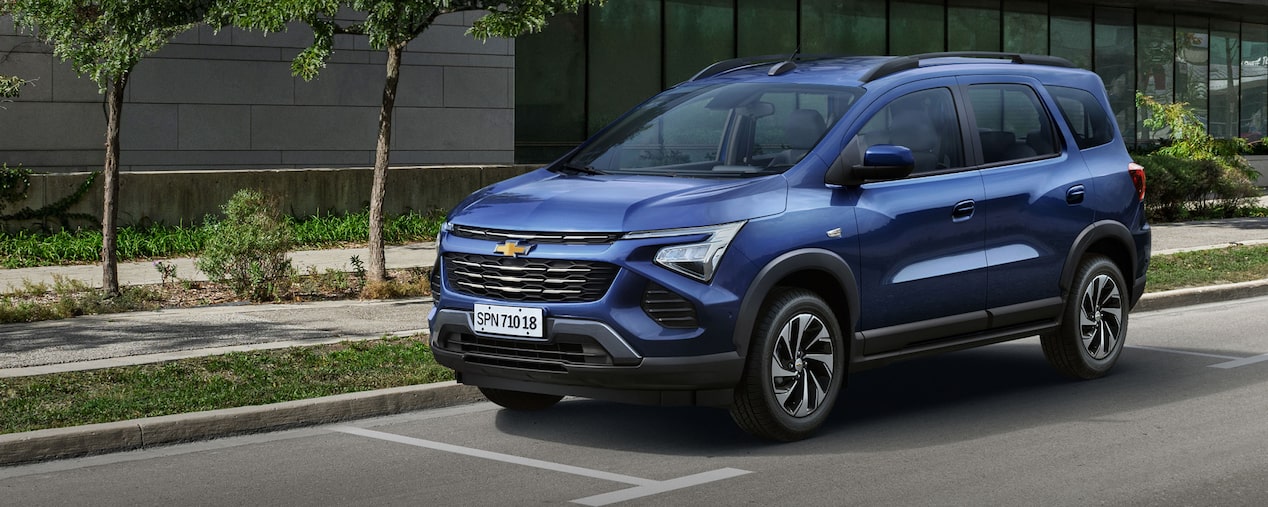Chevrolet Spin 2026 SUV azul, destaca por su diseño moderno y máxima seguridad, ideal para familias.