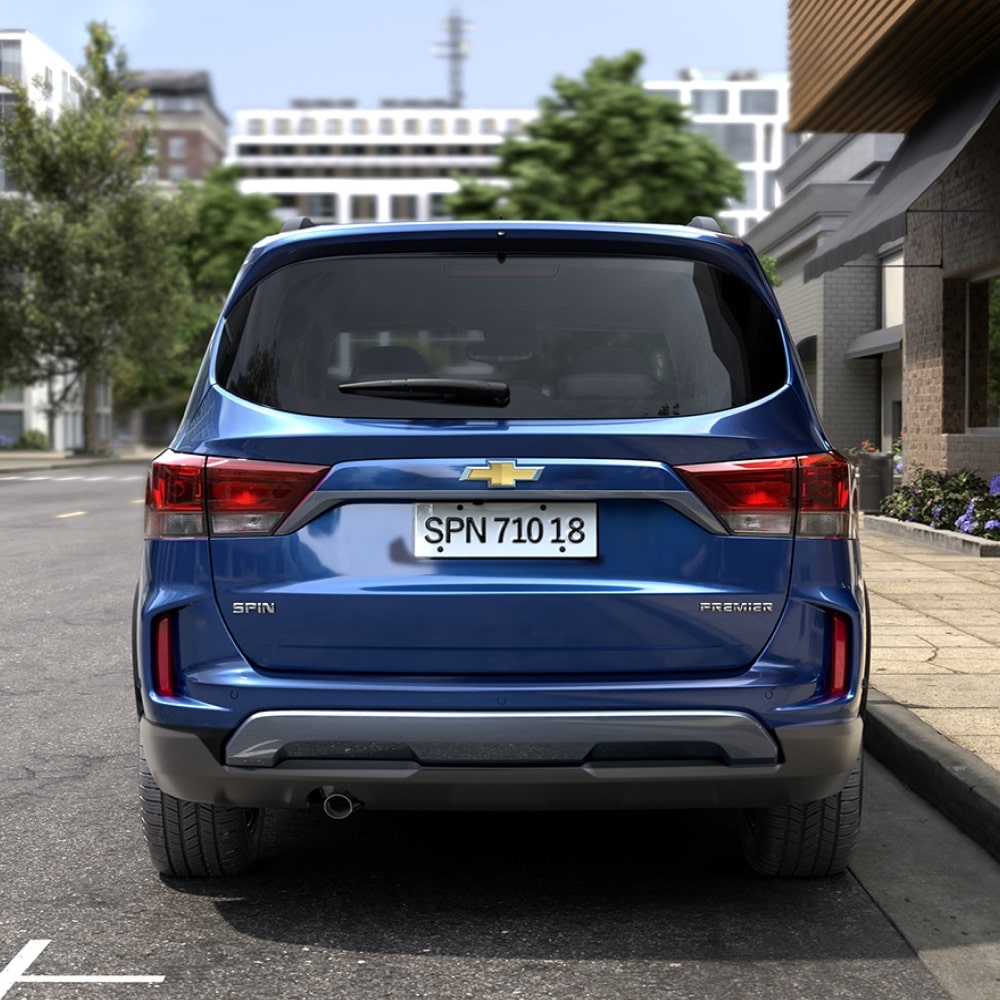 Vista trasera del Chevrolet Spin 2026, destaca por su seguridad y presencia familiar en cada trayecto urbano o de viaje.