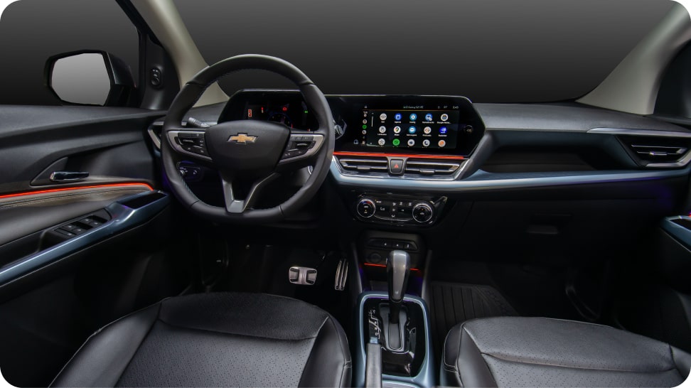 Accesorio original Chevrolet: iluminación ambiental interior en LED RGB con luz envolvente en el tablero y puertas de la Chevrolet Spin 2027 en Argentina.