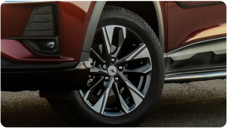 Llantas de aluminio de 17 pulgadas superficie diamantada de la Chevrolet Tracker.