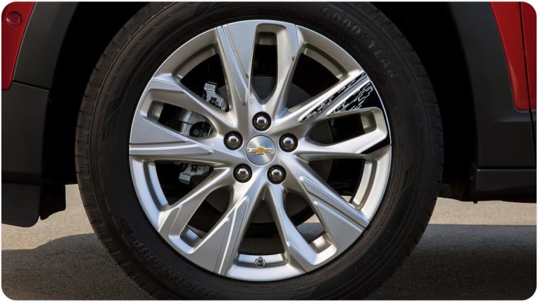 Adhesivo de llantas plata 17 pulgadas de la Chevrolet Tracker.