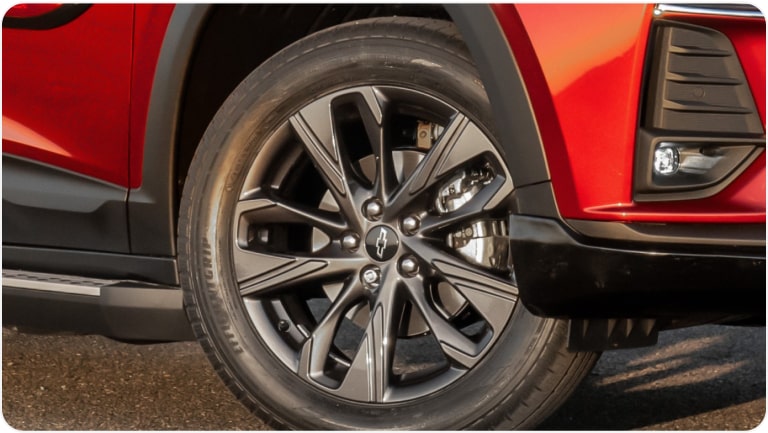Llantas de aleación de 17 pulgadas en color Dark Grey de la Chevrolet Tracker.