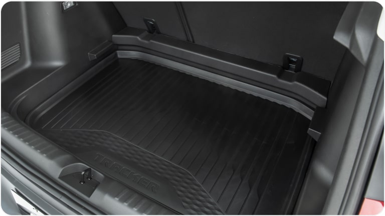 Alfombra para bandeja de baúl de la Chevrolet Tracker.
