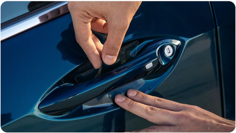Película protectora de pintura para manijas de puertas de la Chevrolet Tracker.