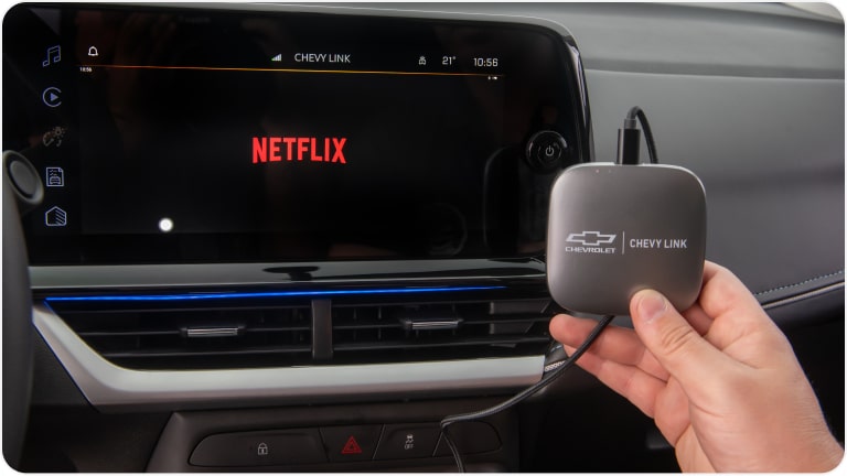 Chevy Link conectado proyectando Netflix de la Chevrolet Tracker.