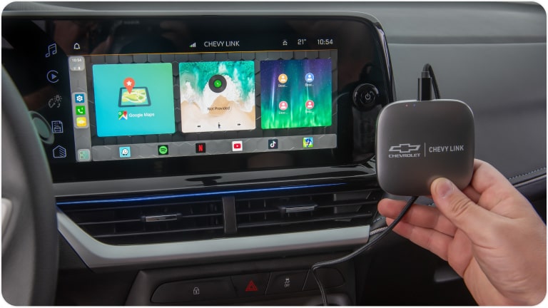 Chevy Link conectado proyectando una interfaz del sistema de la Chevrolet Tracker.