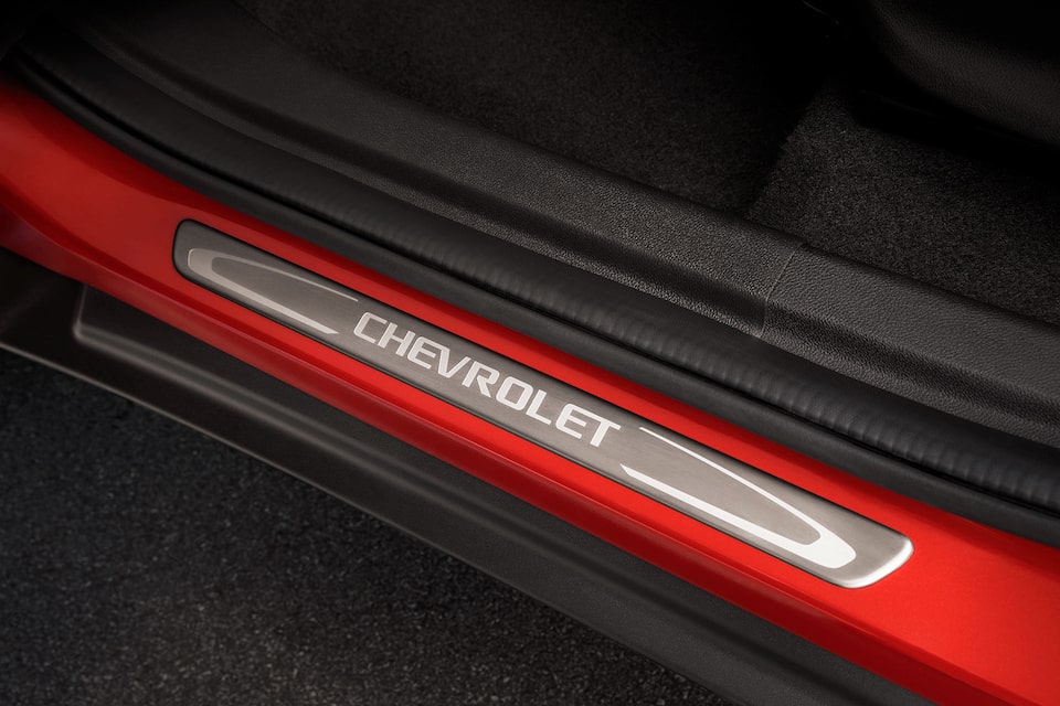 Chevrolet Tracker - Protector de zócalo de aluminio para tu SUV