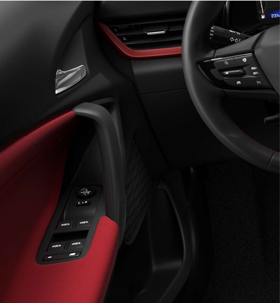 Acabado interior izquierdo color Jet Black e High Gloss