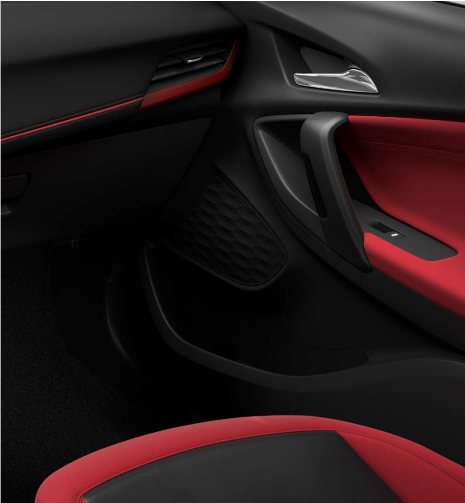 Acabado interior derecho color Jet Black e High Gloss