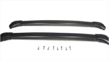 Accesorio de barras portaequipaje transversales, base fundamental para transportar accesorios de techo en la SUV Chevrolet Trailblazer en Argentina.