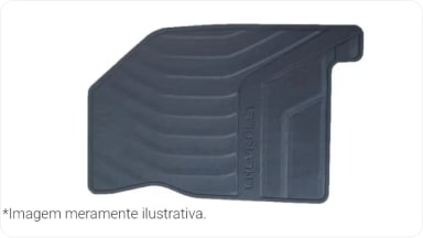 Detalle del accesorio de juego de alfombras de PVC, de material resistente y fácil limpieza para proteger el piso de la SUV Chevrolet Trailblazer en Argentina.