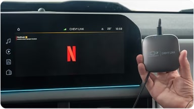 Pantalla central mostrando la interfaz del módulo de entretenimiento Chevy Link, ideal para disfrutar opciones multimedia en la SUV Chevrolet Trailblazer en Argentina.