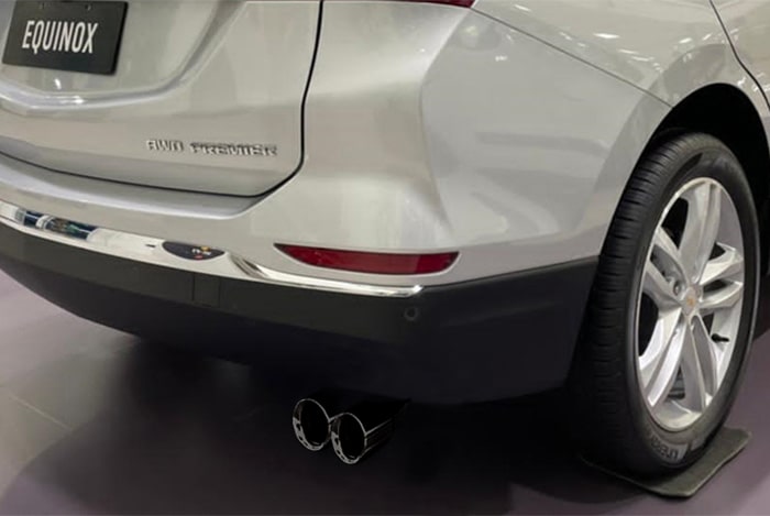 Dale un look distintivo a tu Chevrolet Equinox con la puntera de escape doble color negro