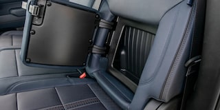  Chevrolet Silverado High Country - vista detenida en la laguna