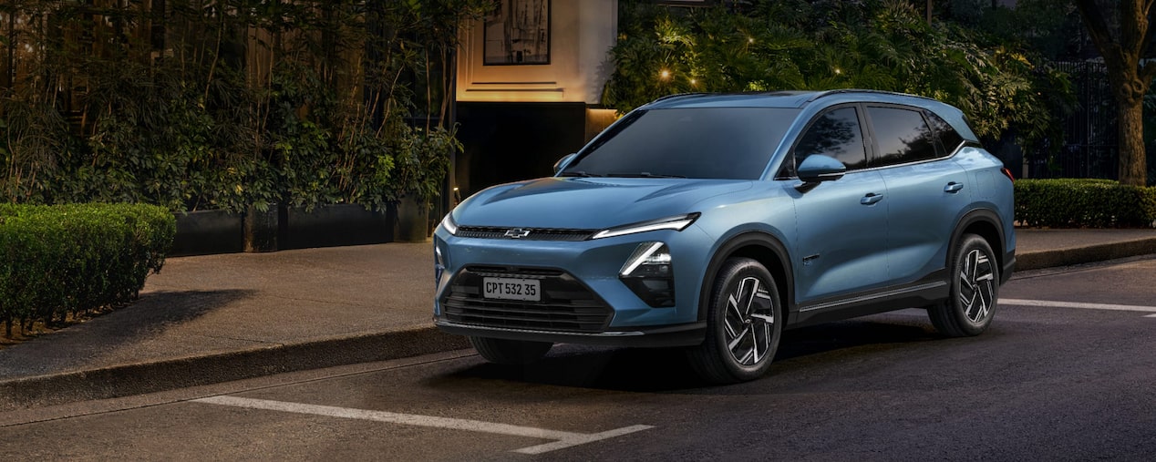 Chevrolet Captiva PHEV estacionada en zona residencial.