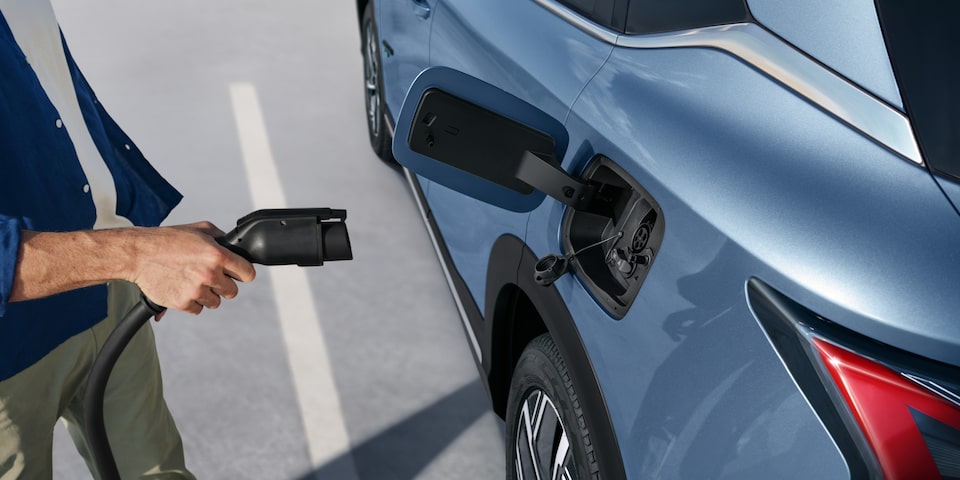 Entrada de carga del Nuevo Chevrolet Captiva PHEV ubicada en el lateral trasero del vehículo