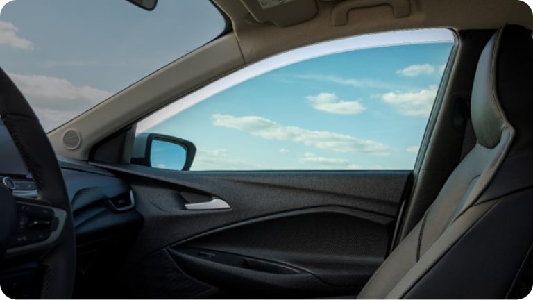 Película protectora para el capo del Chevrolet Spark EUV.