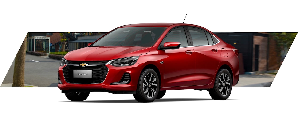 Chevrolet Onix Turbo Sedán 2025 en color rojo, elegancia y tecnología con excelente rendimiento para tu día a día