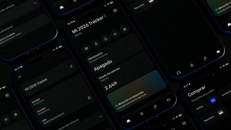 Imagen de tres smartphones, uno al lado del otro, mostrando diferentes opciones de diagnóstico que presenta la app myChevrolet.
