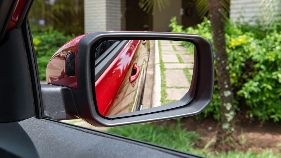 Agregá seguridad a tu pick up Chevrolet Montana con el ajuste automático de espejo retrovisor derecho
