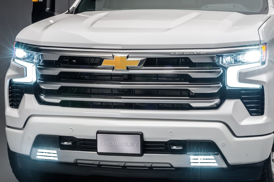 Chevrolet Silverado High Country - vista de la parrilla