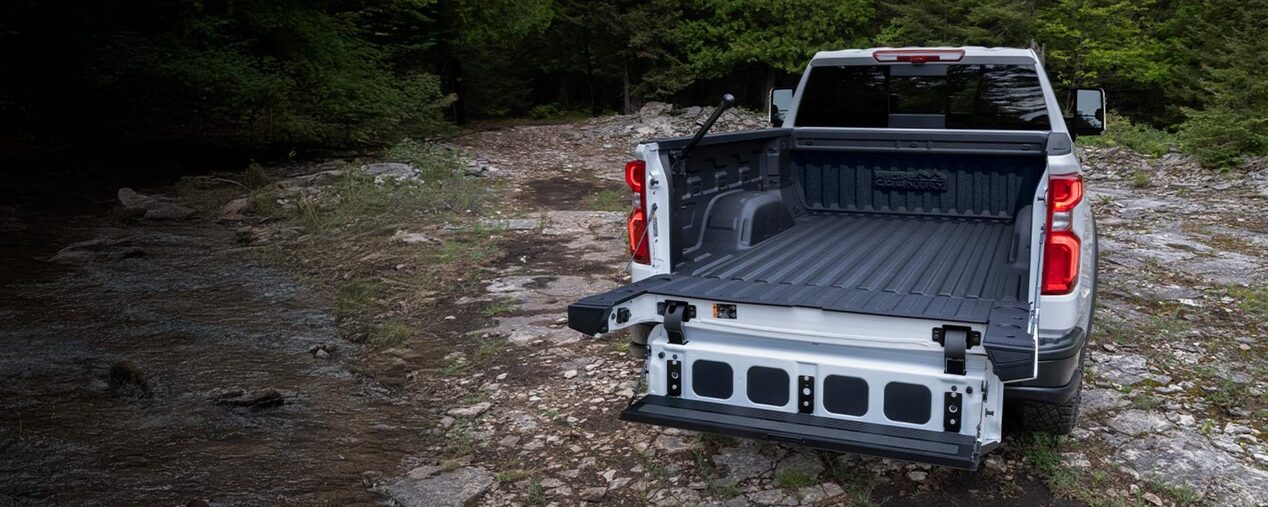 Imagen de la nueva Chevrolet Silverado mostrando su caja, destacando la practicidad y la conveniencia.