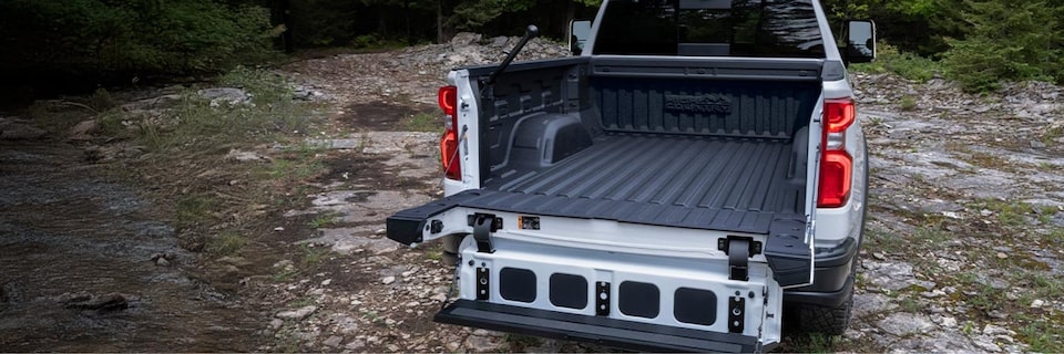 Imagen de la nueva Chevrolet Silverado mostrando su caja, destacando la practicidad y la conveniencia.