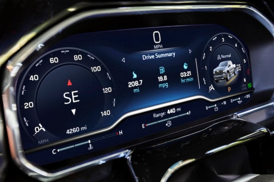 La nueva pick up Chevrolet Silverado tiene todo lo que necesitas para estar siempre conectado