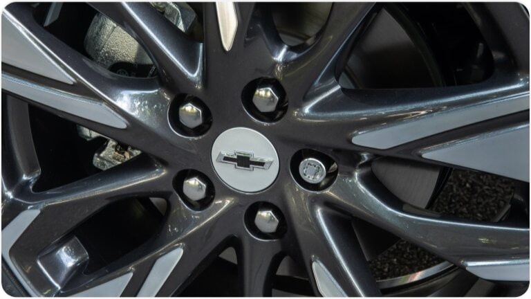 Tapa central de llanta en color Plateado para la Chevrolet Montana.