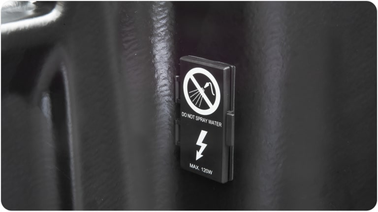 Enchufes USB Tipo C y 12V para la caja de la Chevrolet Montana.