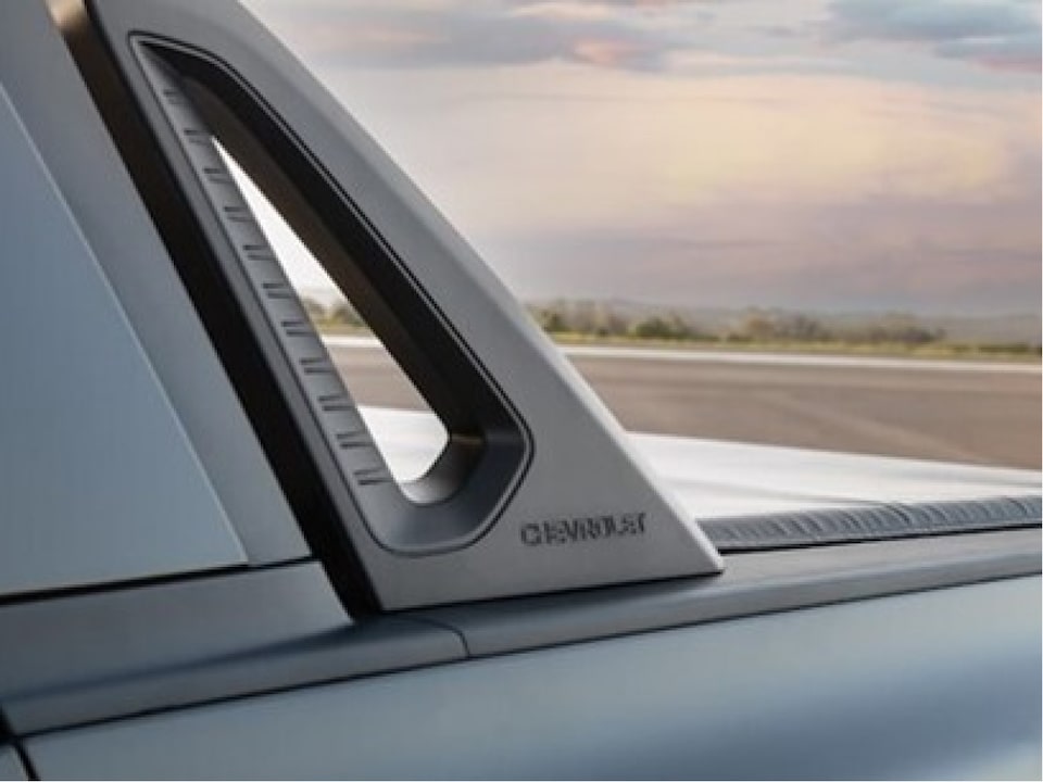 Vista cercana del Barra San Antonio integrada de Chevrolet Montana.