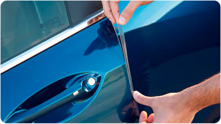 Rollo de película protectora de pintura para puertas de la Chevrolet Montana.