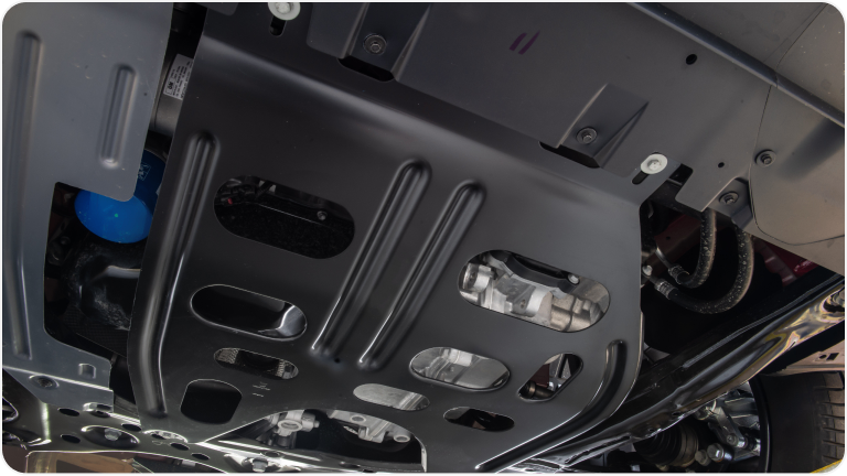 Vista cercana del Protector del cárter de la Chevrolet Montana.