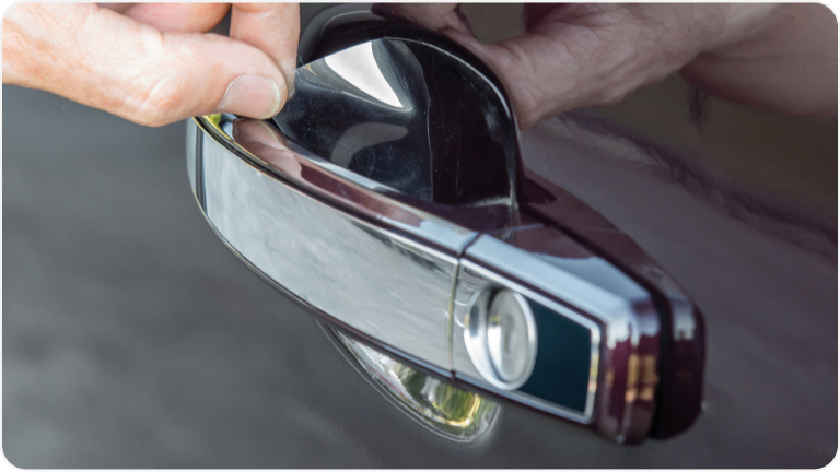 Protector de puerta y manija talle S para la Chevrolet Montana.